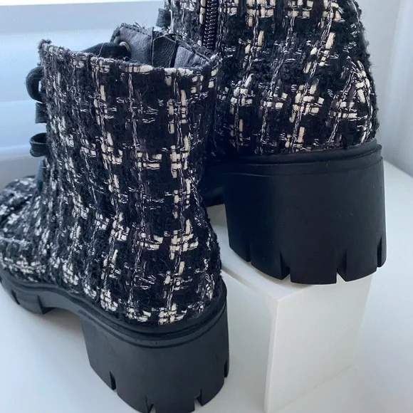 Design Lab Tweed Booties - Picture 3 of 5